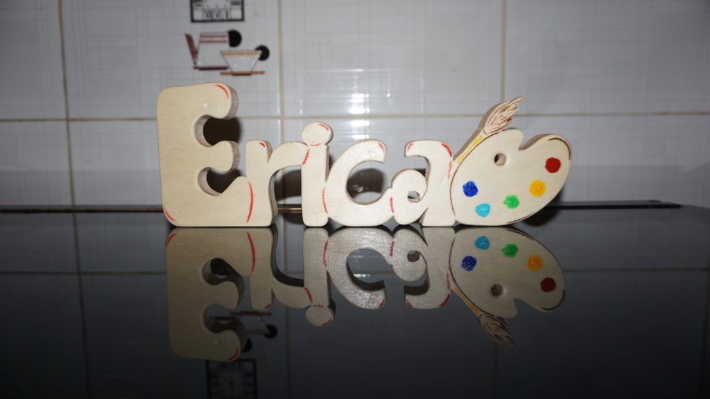Scritta in legno personalizzata