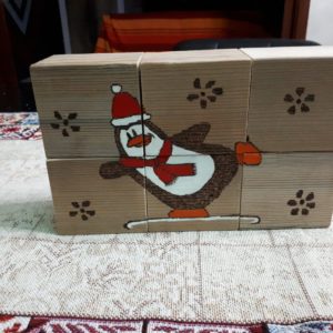 Multi blocco in legno raffigurante un Pinguino Natalizio