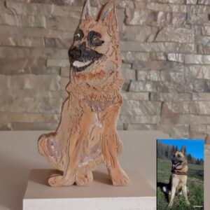 Cane realizzato a traforo in legno con foto reale1