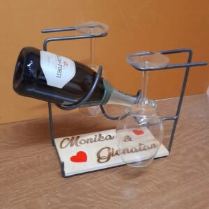 porta bottiglia con bicchieri in ferro con tavola in legno personalizzata